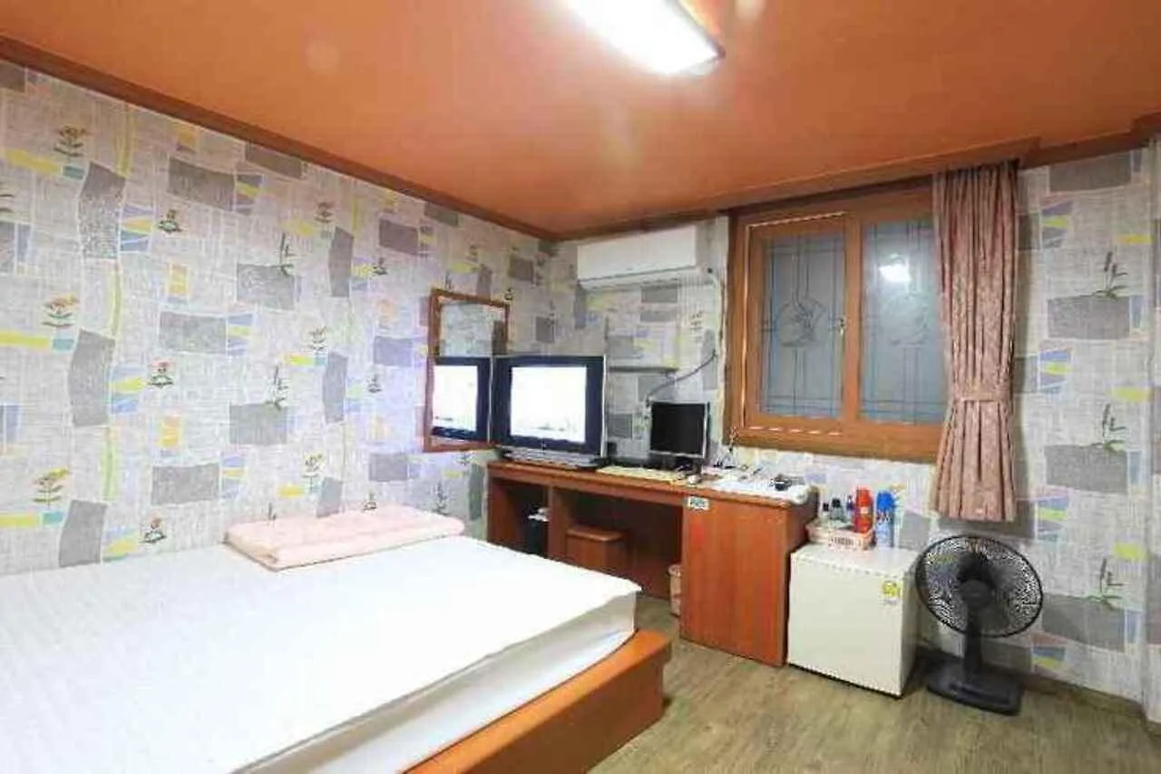 Busan Inn Motel 2*,  South Korea